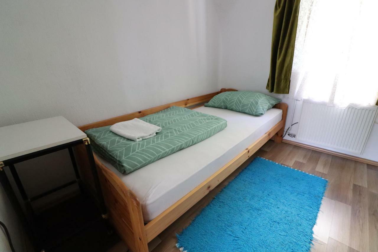 Guesthouse Veles Slovenska Bistrica Exterior foto